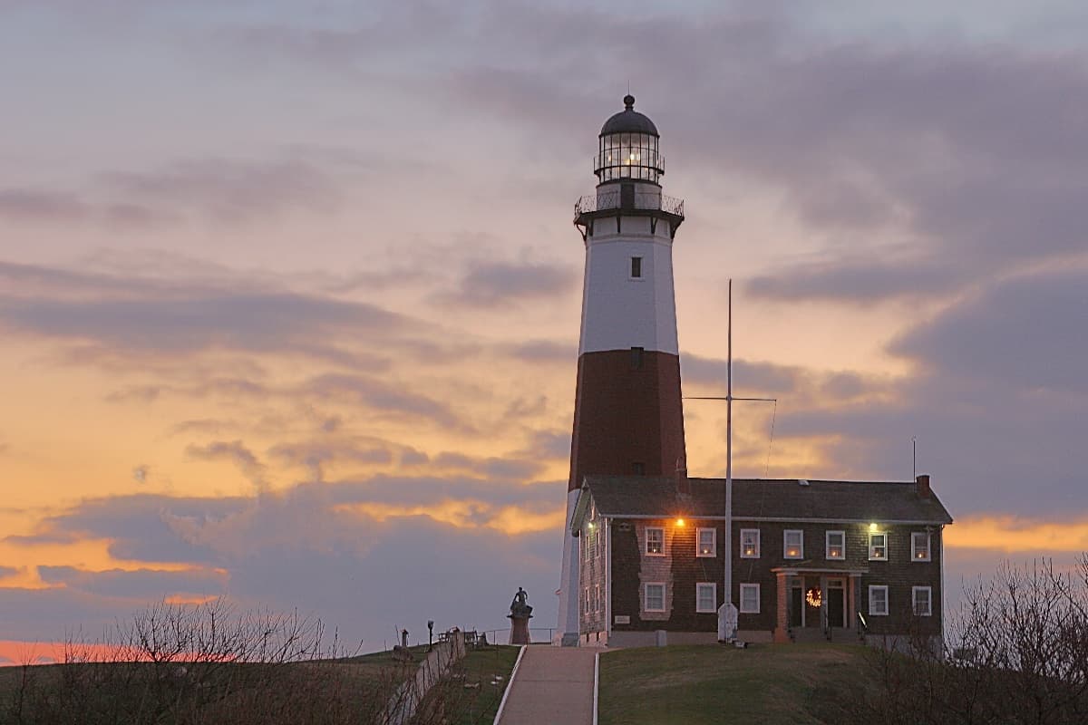 New York City to The Hamptons Private Car route and destination view